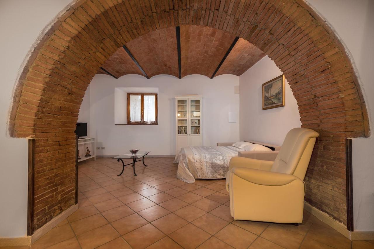 Enchanting Flat With Patio In Abbadia A Isola Monteriggioni Exterior foto