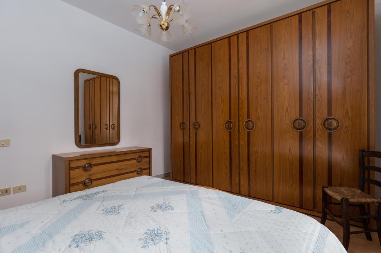 Enchanting Flat With Patio In Abbadia A Isola Monteriggioni Exterior foto